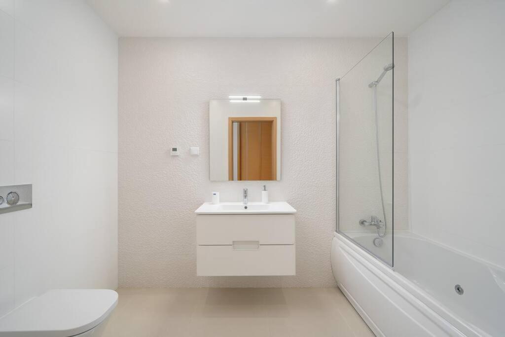Marina View Modern Lagos Apartment Exterior photo
