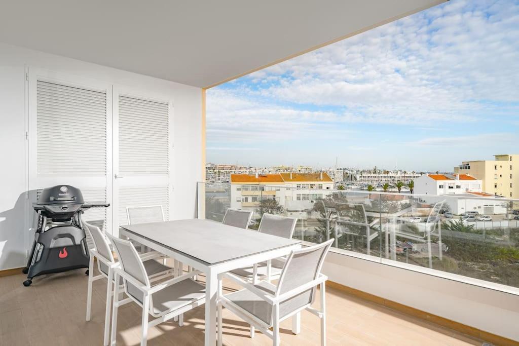 Marina View Modern Lagos Apartment Exterior photo